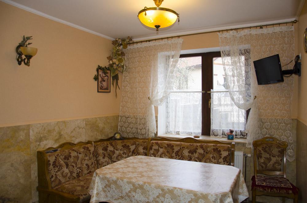 Liubava Hotel Polyana  Bagian luar foto