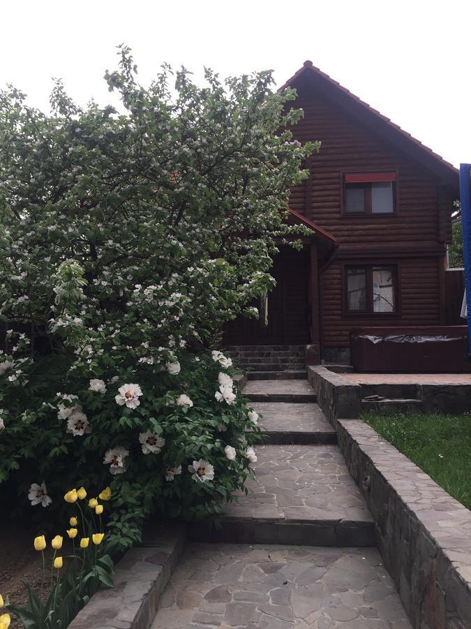 Liubava Hotel Polyana  Bagian luar foto